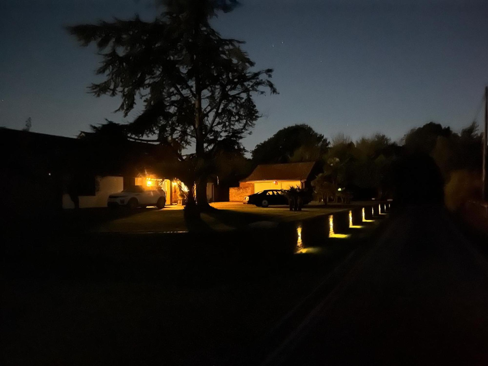 Stay At 'The Elms' In Tranquil Church Norton, Selsey - Ground Floor Bedroom, Own Private Bathroom, Quiet Beach, 2 Acre Garden By The Sea, On Edge Of Wildlife Nature Reserve Exteriér fotografie